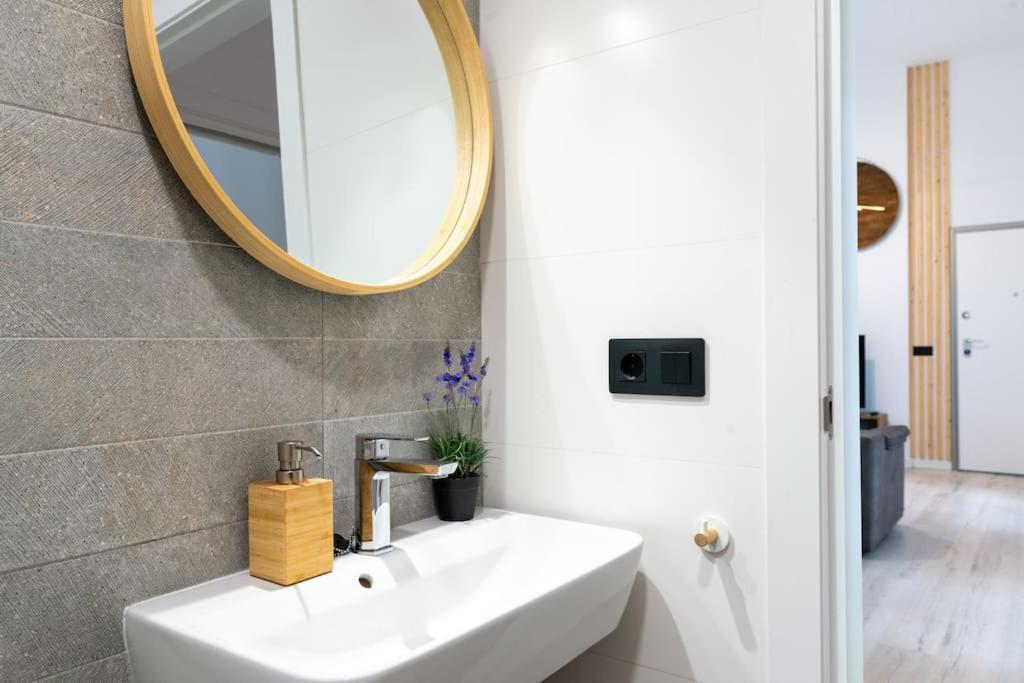Gb Apartamento Corazon De Sevilla Goyeneta St Buitenkant foto